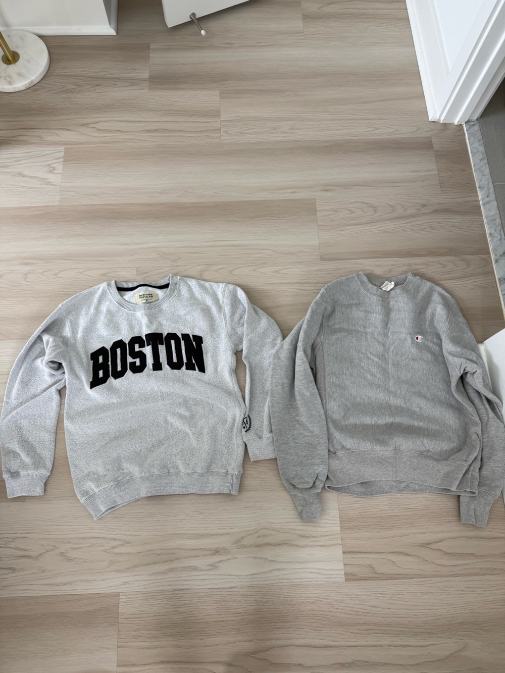 2x Crewneck Gray Sweatshirts